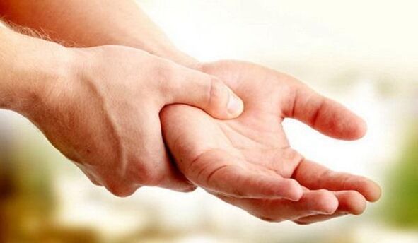 Hände mit zervikaler Osteochondrose