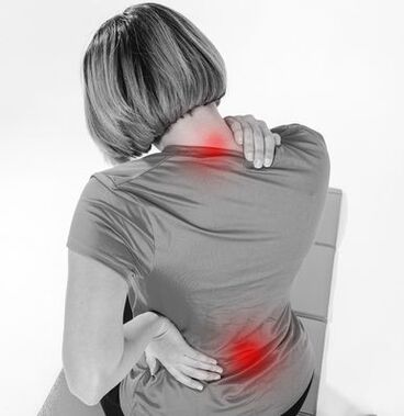 Schmerzen im Nacken und Rücken.